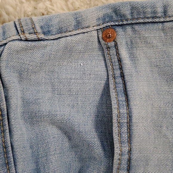Levi's Light Wash Boyfriend Jeans 31x27 - Picture 5 of 13